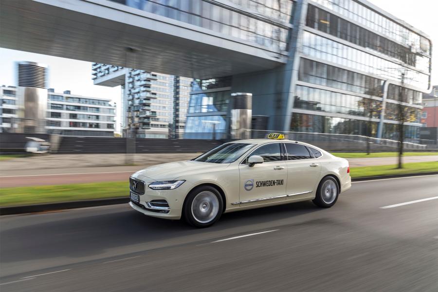  Volvo S90 D5 Inscription Taxi 2017 года  (фото 2 из 7)